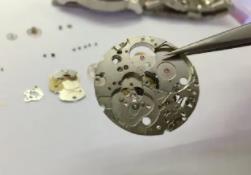 爱彼维修服务中心-更换配件